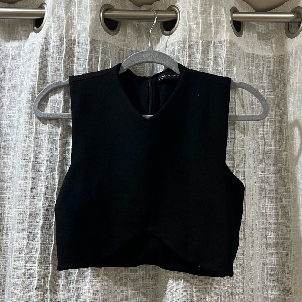 Black cropped top